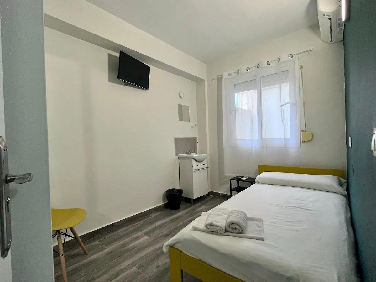 Guest house New Click & Room Torremolinos